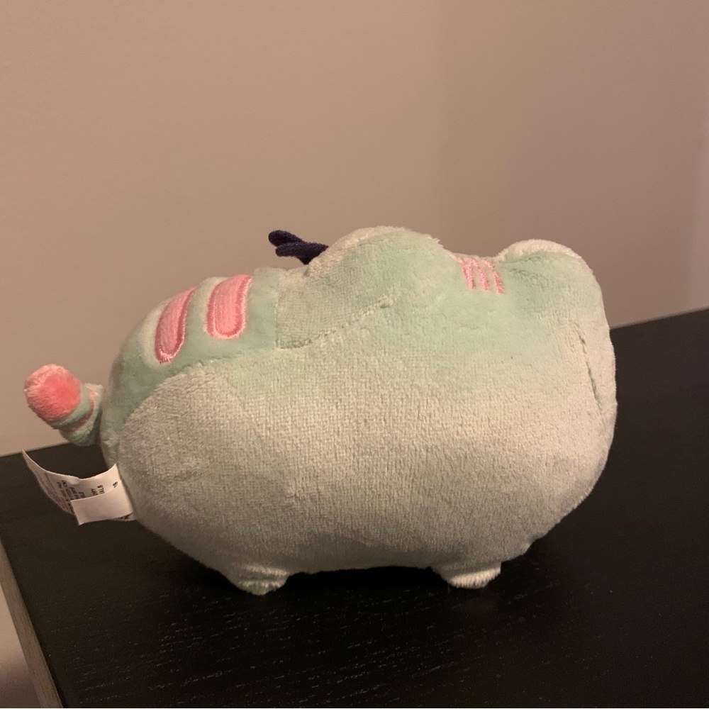 Pusheen the Cat Mint Green Pastel Heart Mini Plush - Picture 5 of 6